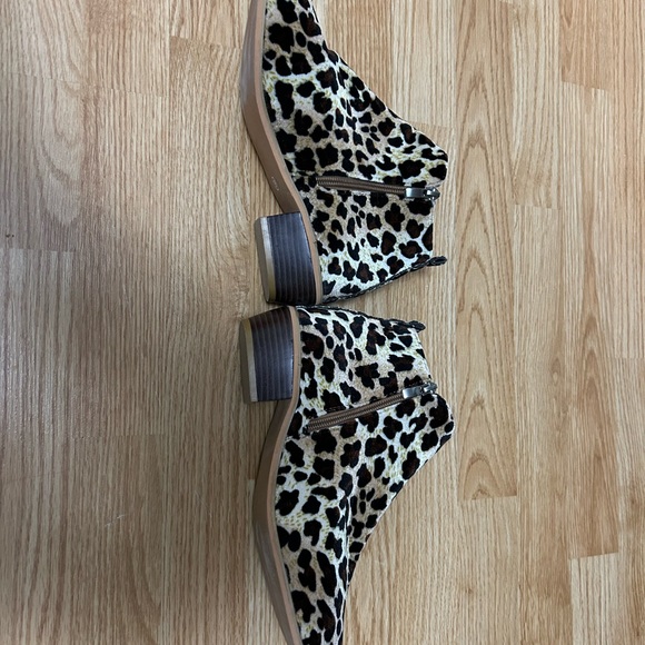 Boots - Picture 2 of 5